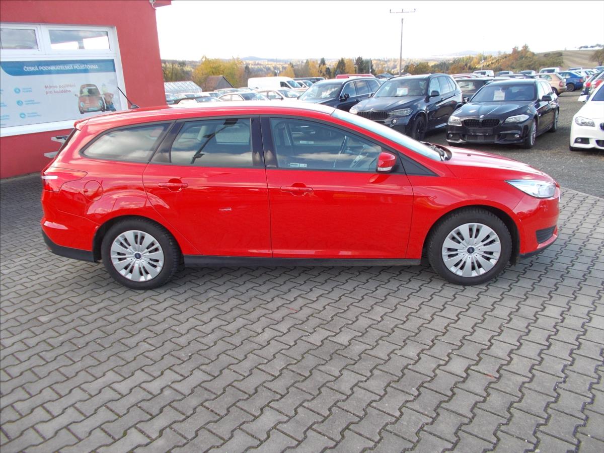 ford-focus-1-0-eb-cr-2-majitel-od-r-2020-tz-klima - 8