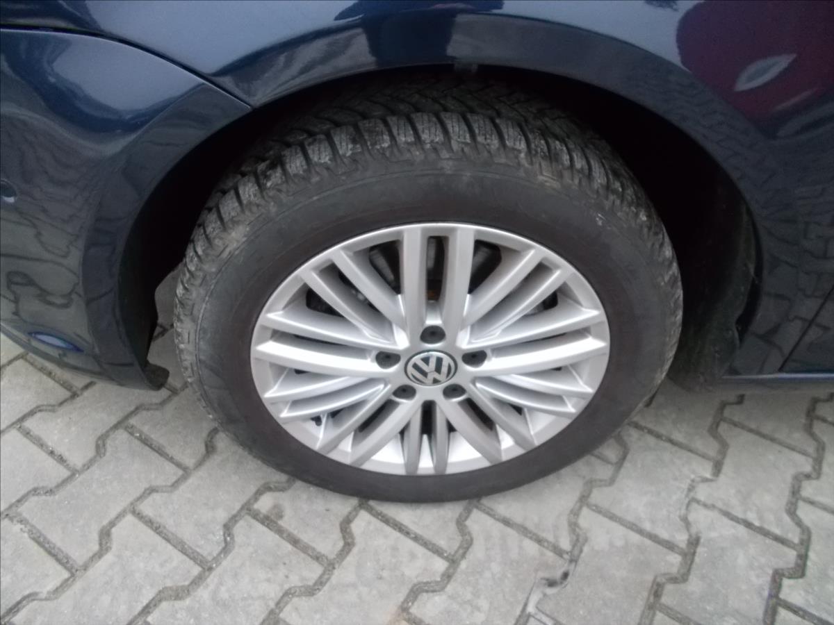 volkswagen-touran-2-0-tdi-dsg-webasto-tz-led-digiklima-nova-stk - 4