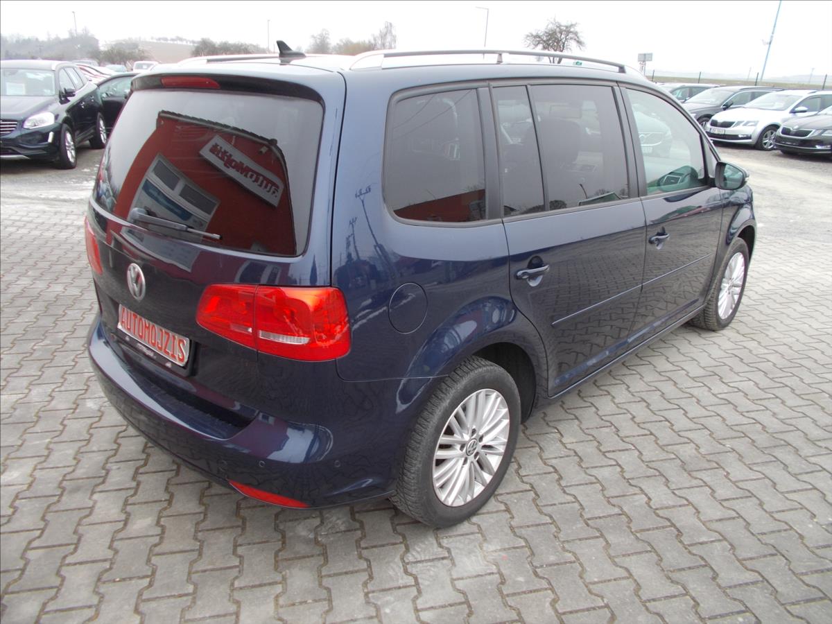 volkswagen-touran-2-0-tdi-dsg-webasto-tz-led-digiklima-nova-stk - 9