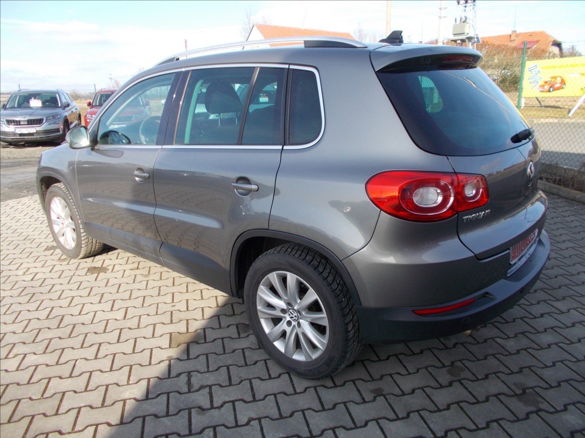 volkswagen-tiguan-2-0-tdi-4x4-digiklima-nove-stk-pekne - 9