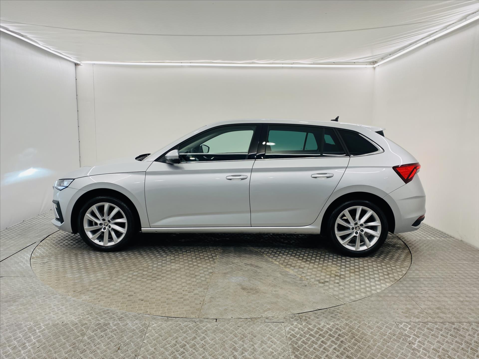 skoda-scala-1-0-tsi-85kw-top-selection - 2