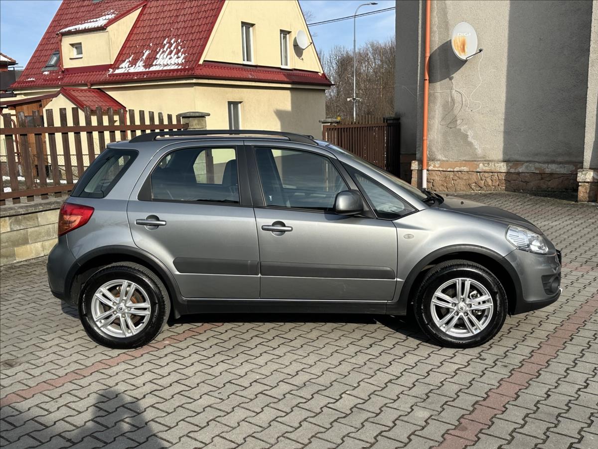 suzuki-sx4-1-6-4x4-1-majitel - 1