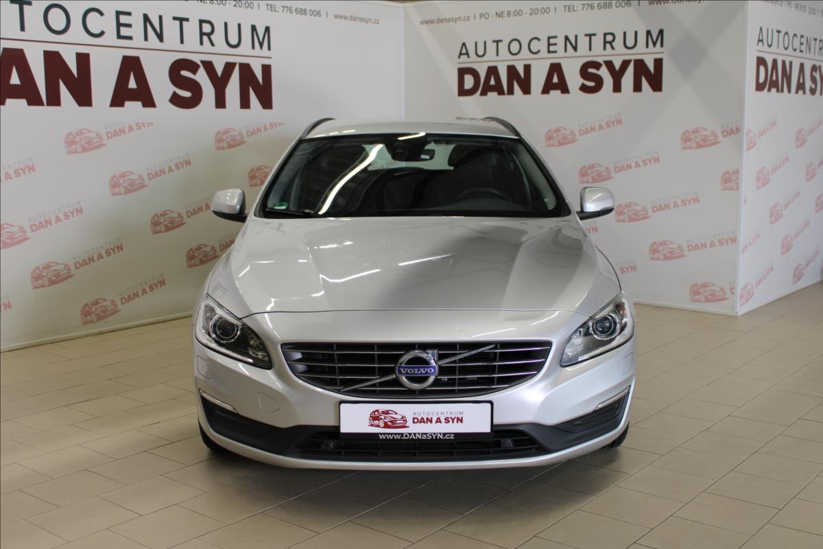 volvo-v60-2-0-d3-geartronic-momentum - 1