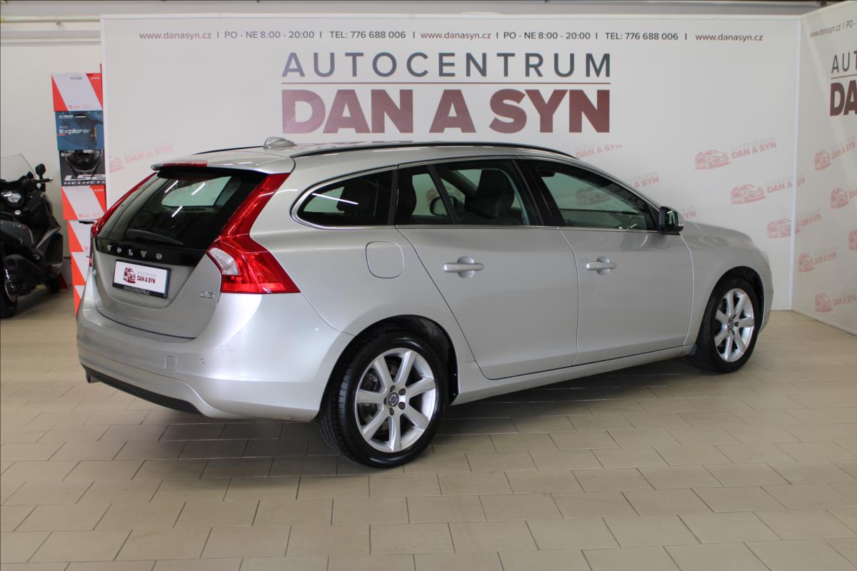 volvo-v60-2-0-d3-geartronic-momentum - 3