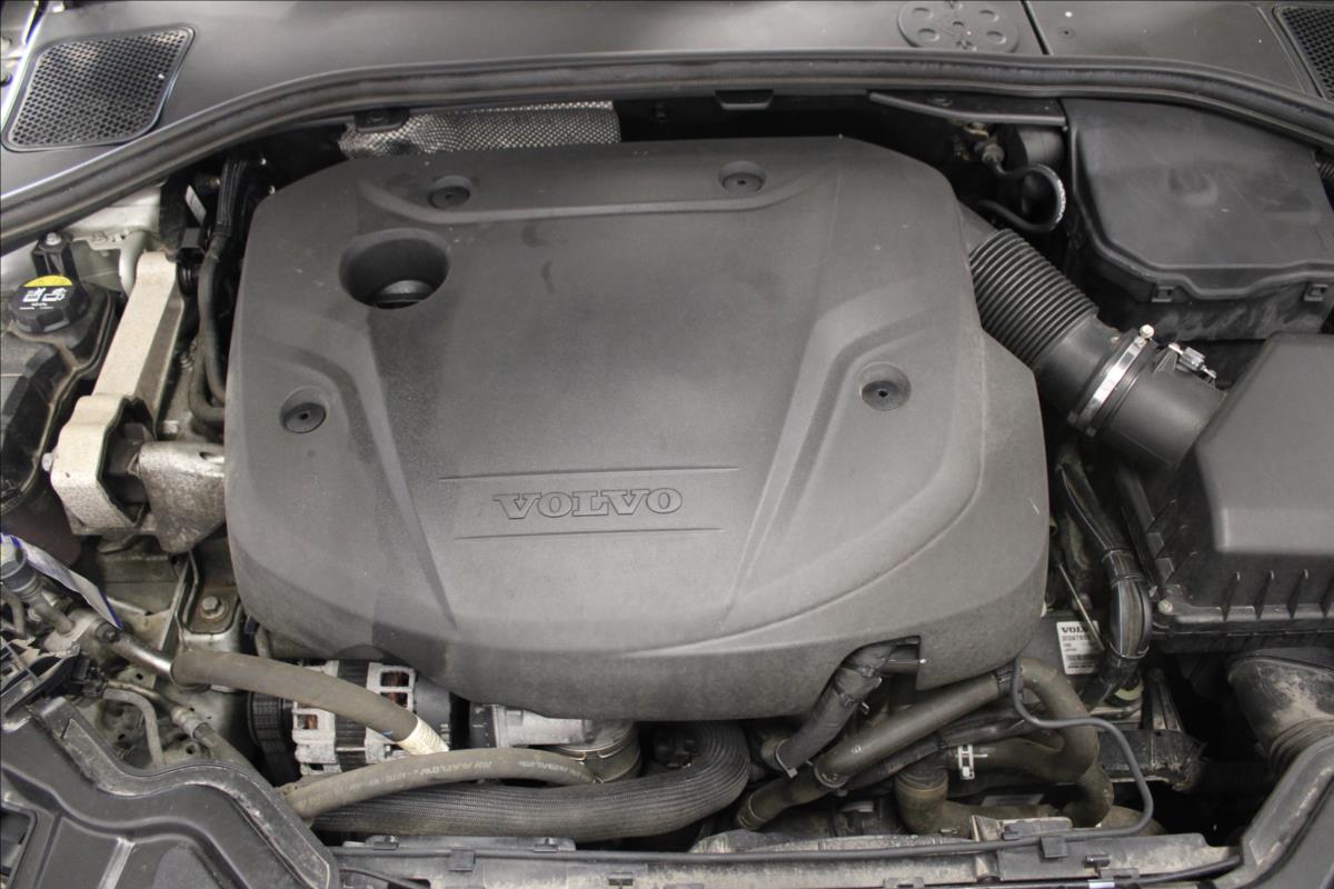 volvo-v60-2-0-d3-geartronic-momentum - 8