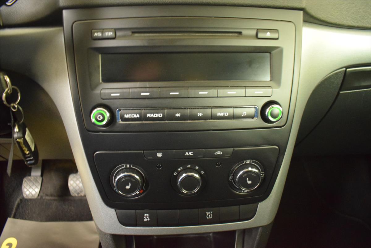 skoda-yeti-1-2-tsi-nove-rozvody-super-stav - 9