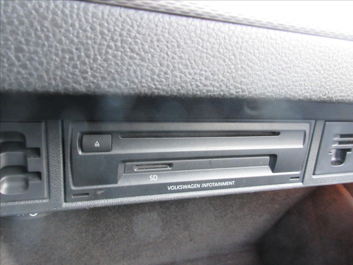 volkswagen-golf-1-4-tsi-92kw-nez-top-edice-lounge - 9