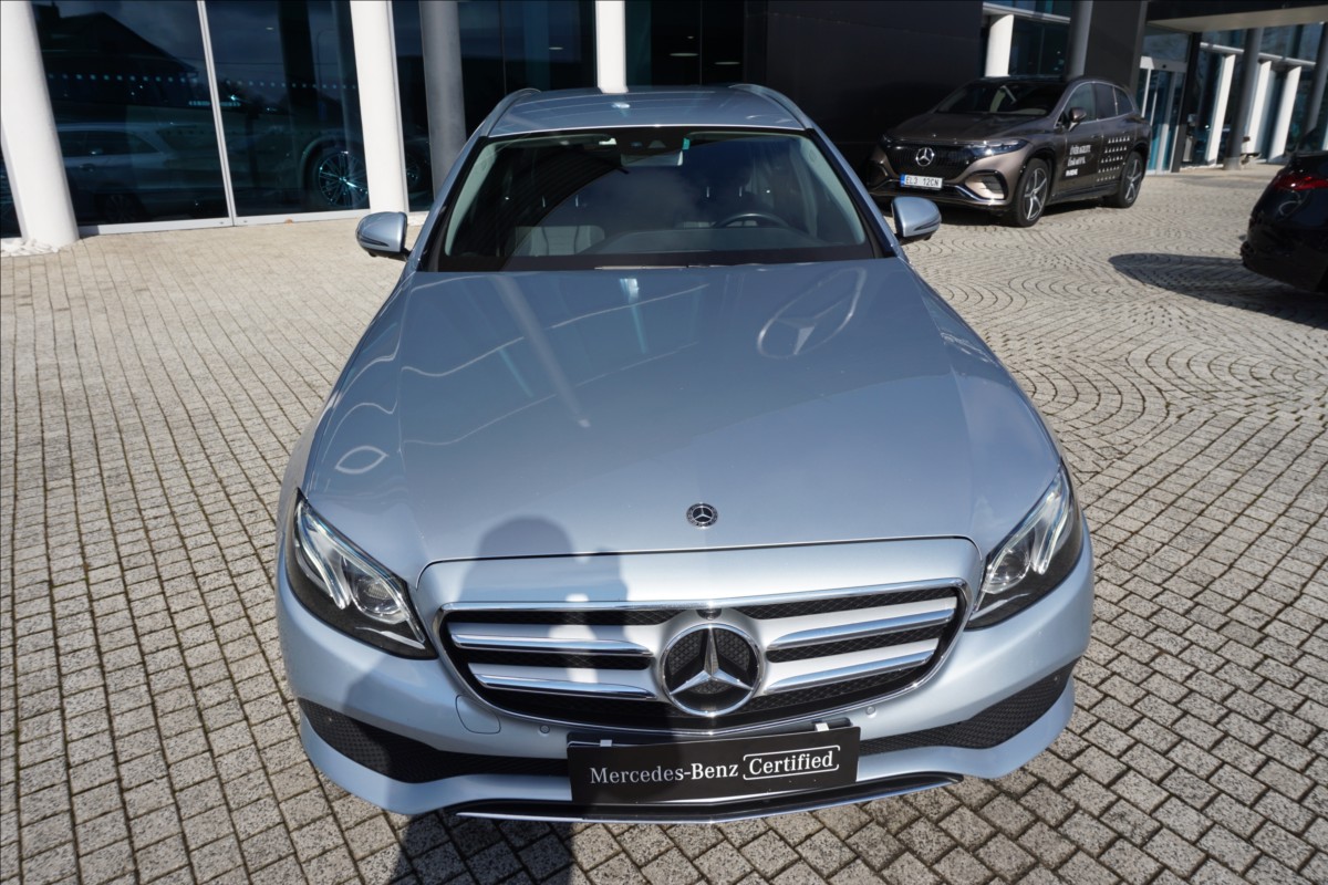 mercedes-benz-tridy-e-2-0-e-220d-4m-kombi - 1