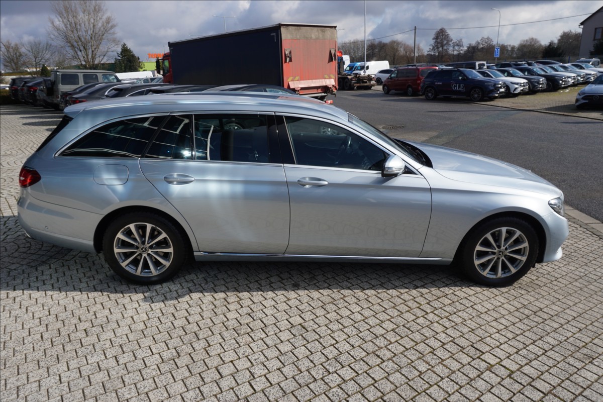 mercedes-benz-tridy-e-2-0-e-220d-4m-kombi - 3