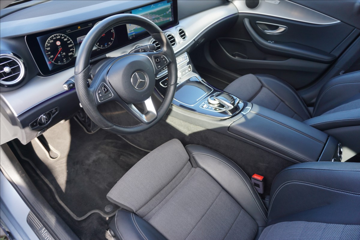 mercedes-benz-tridy-e-2-0-e-220d-4m-kombi - 6