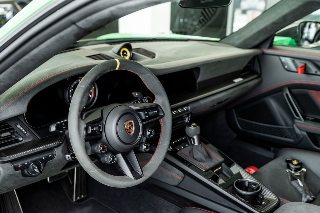 porsche-911-gt3-rs-weissach-skladem - 4