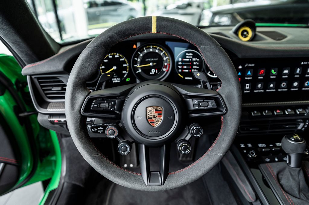 porsche-911-gt3-rs-weissach-skladem - 5