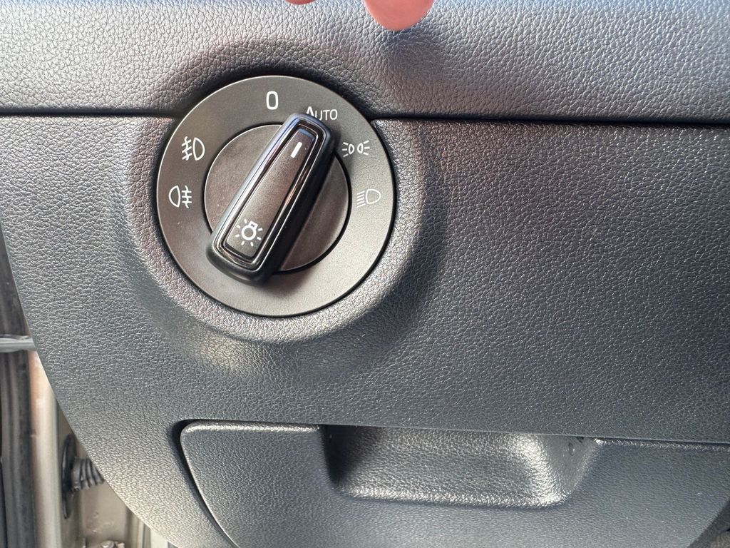 skoda-octavia-combi-1-6-tdi-dsg-style - 7