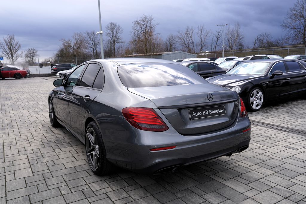 mercedes-benz-tridy-e-e-220d-4matic-amg-led-at9-cr - 3