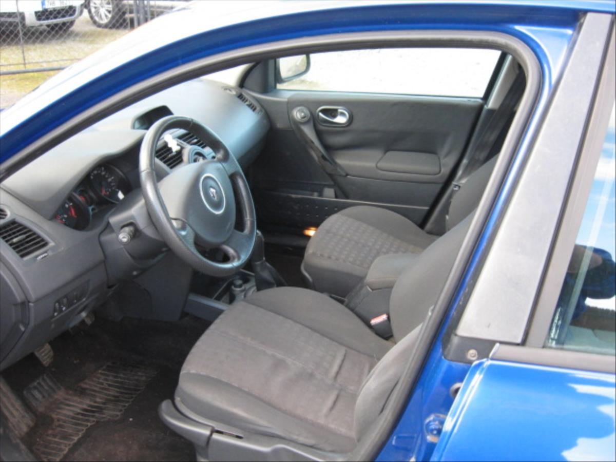 renault-megane-1-6 - 6
