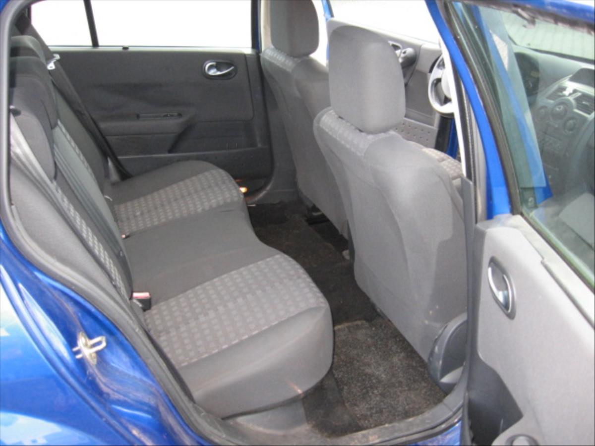 renault-megane-1-6 - 9