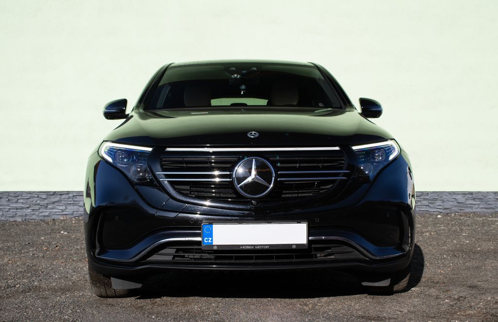 mercedes-benz-eqc - 1