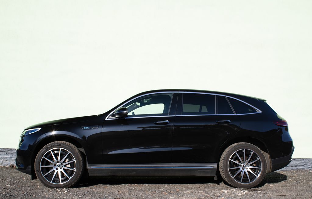 mercedes-benz-eqc - 7