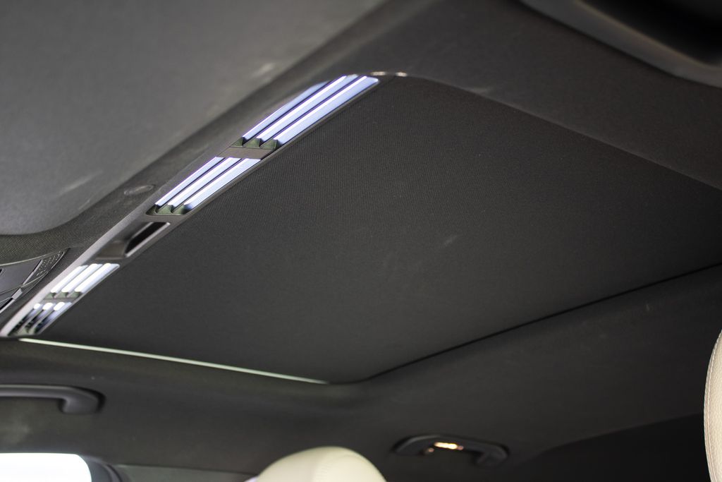 mercedes-benz-eqc - 9