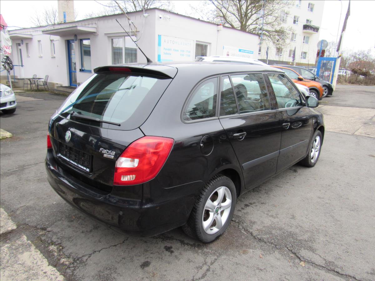 skoda-fabia-1-4-16v-63kw-style-combi - 5