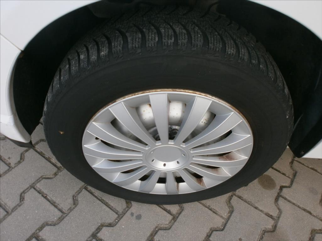 dacia-sandero-1-4-i-1-majitelka-coc-list - 6