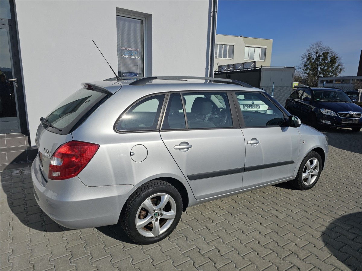 skoda-fabia-ii-1-2tsi-ambition-webasto - 4