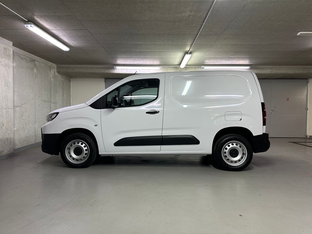 toyota-proace-city-1-5-d-4d-100k-short-panel-van - 7