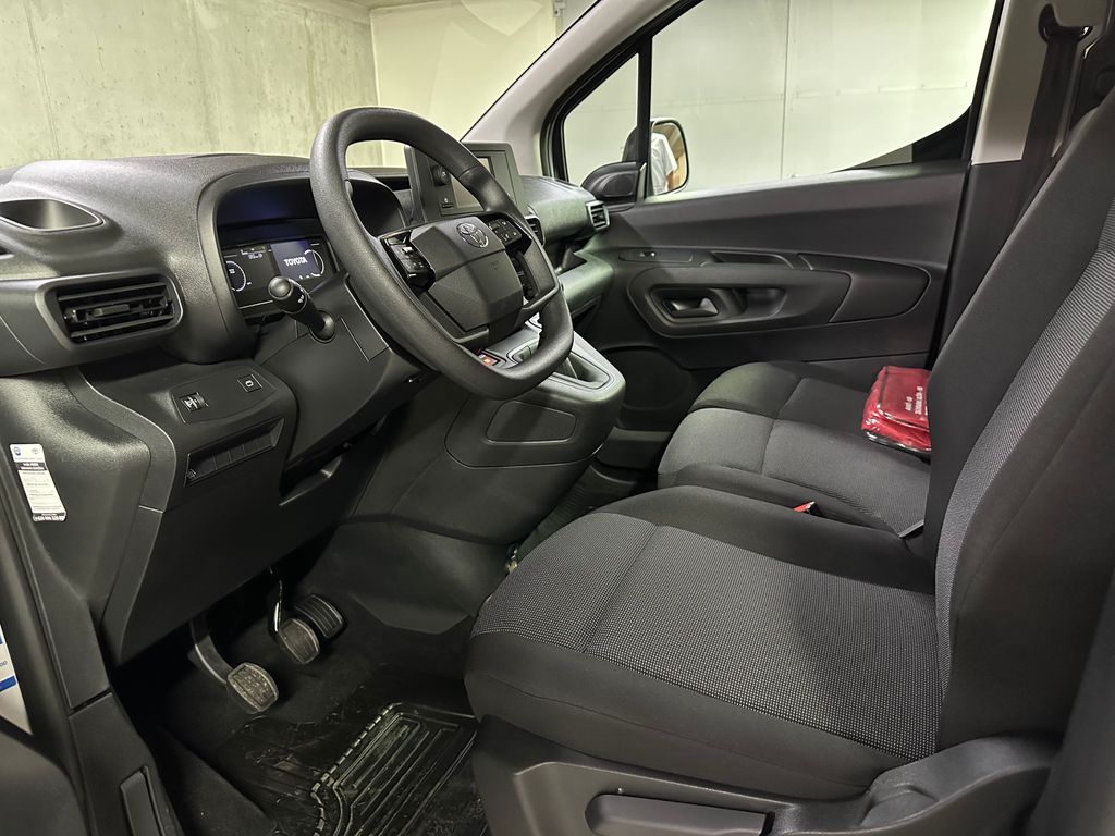 toyota-proace-city-1-5-d-4d-100k-short-panel-van - 8