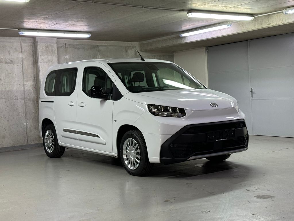 toyota-proace-city-verso-1-2-short-business - 2