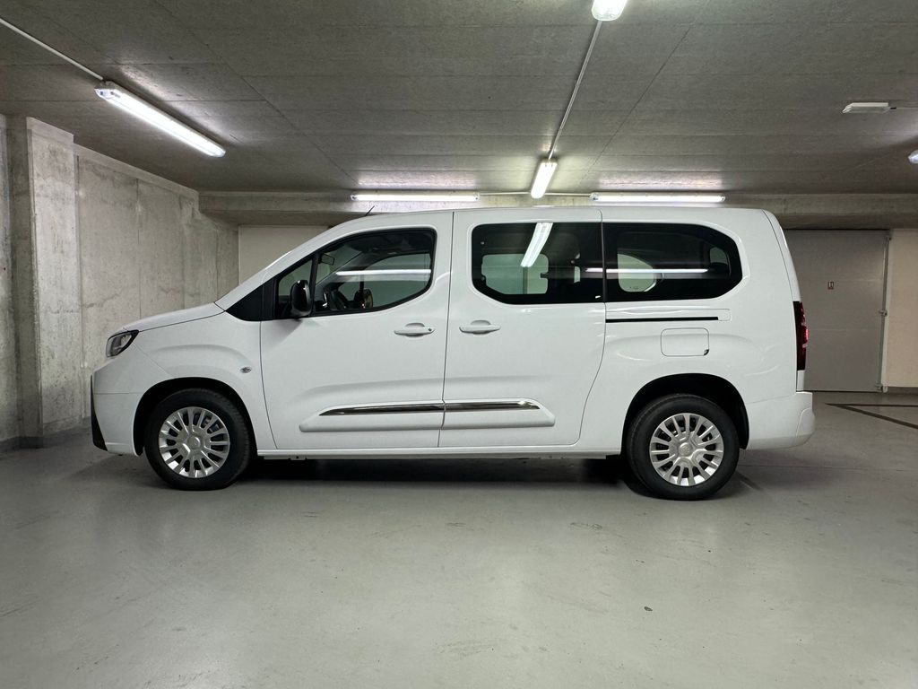 toyota-proace-city-verso-1-5-long-business-7-mist - 7