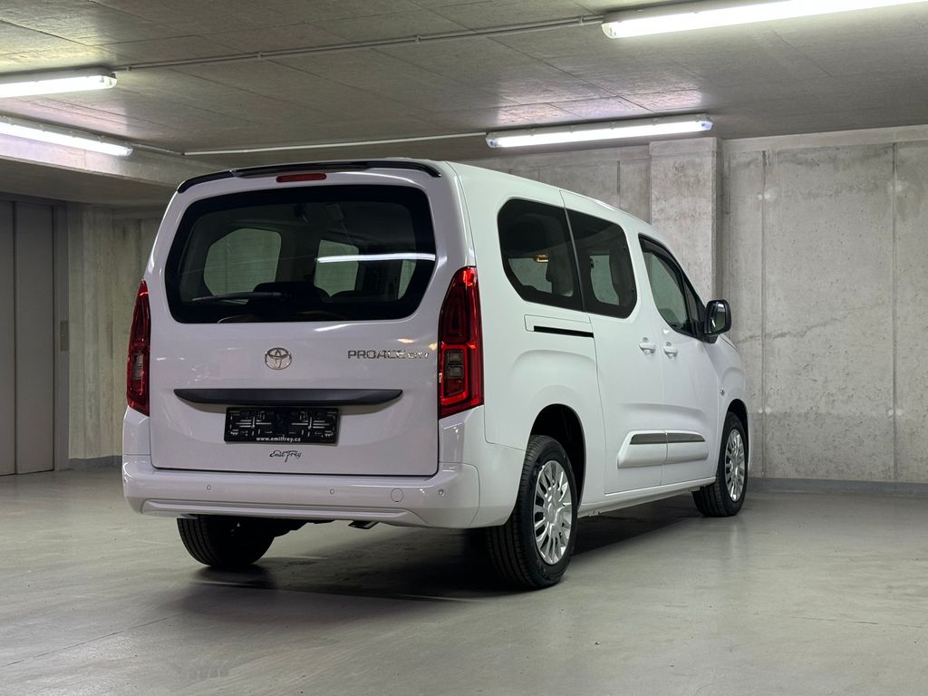 toyota-proace-city-verso-1-2-long-business - 4