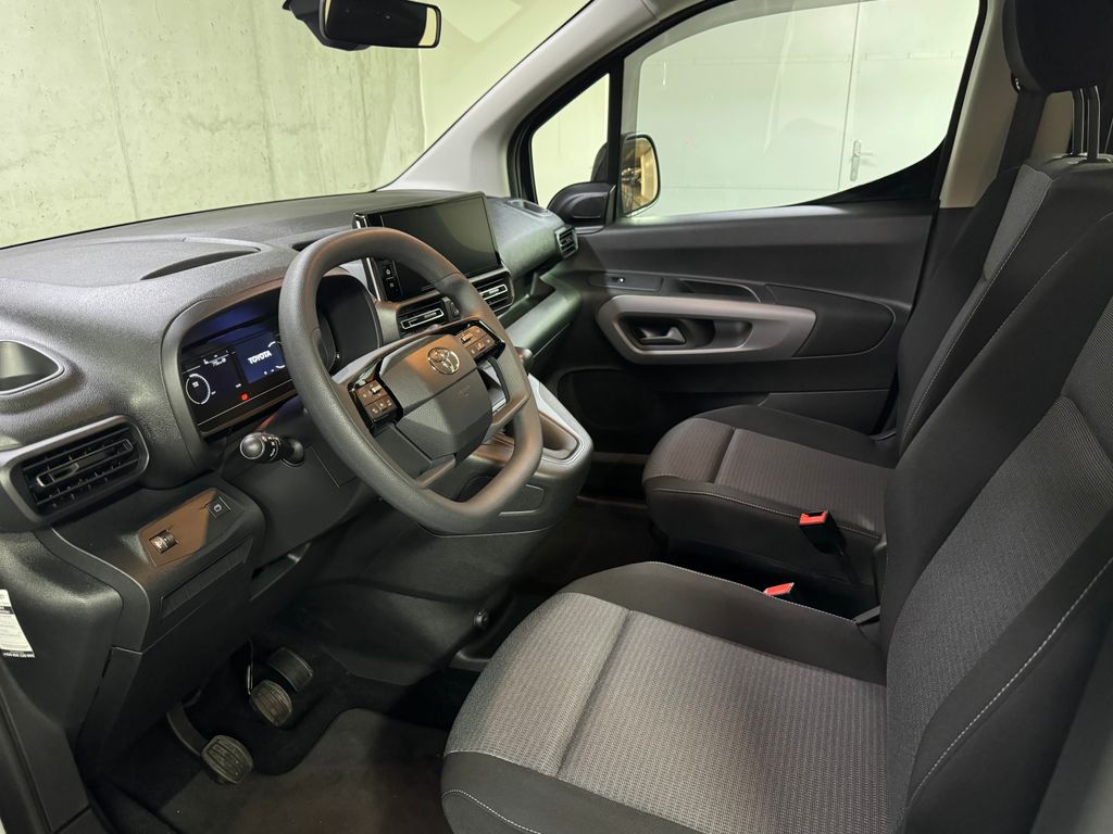 toyota-proace-city-verso-1-2-long-business - 8