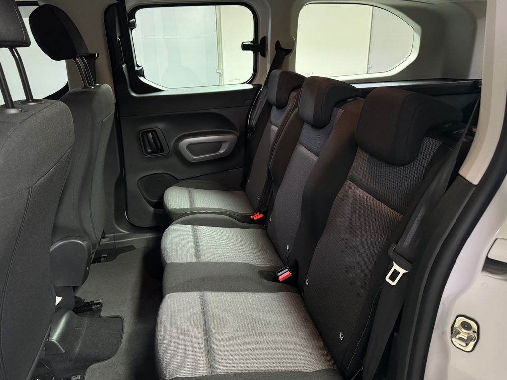 toyota-proace-city-verso-1-2-long-business - 9