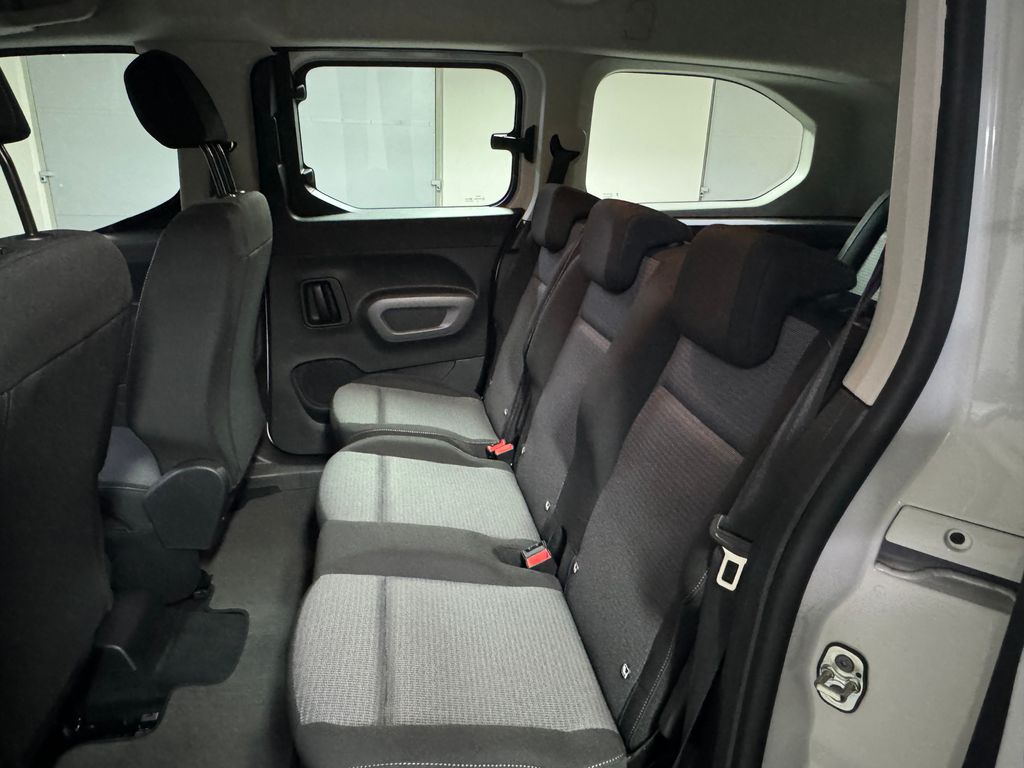 toyota-proace-city-verso-1-2-long-7-mist-business - 9