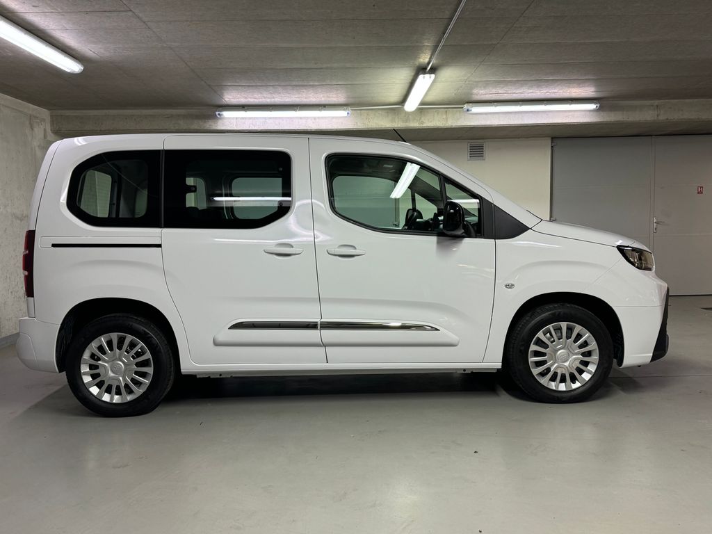 toyota-proace-city-verso-1-5-d-4d-short-business - 3