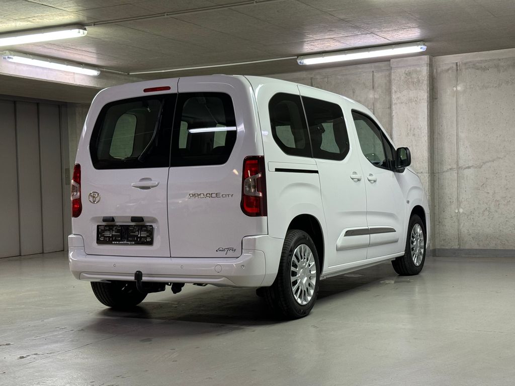 toyota-proace-city-verso-1-5-d-4d-short-business - 4