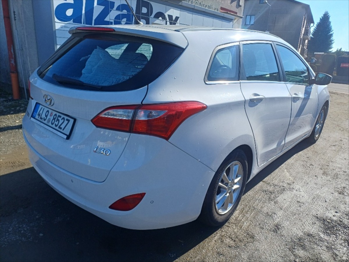 hyundai-i30-1-6-crdi - 3