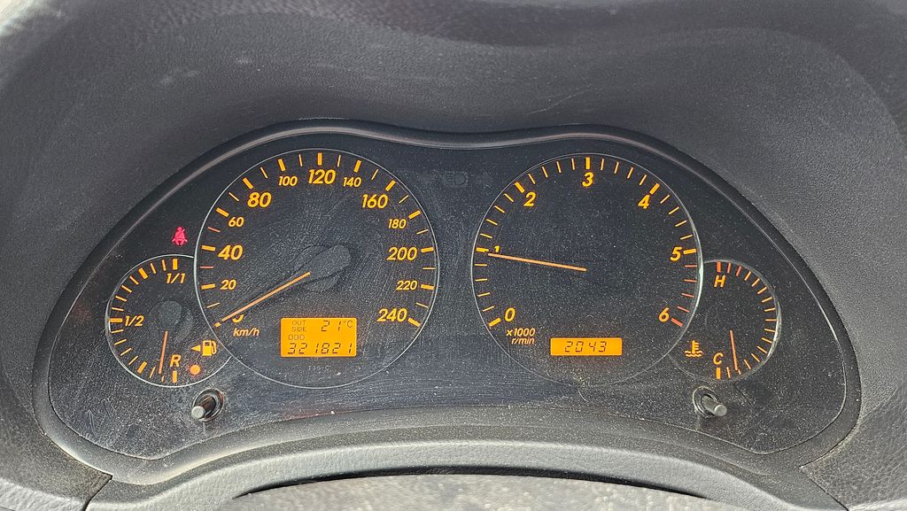 toyota-avensis-2-2-d4d - 9