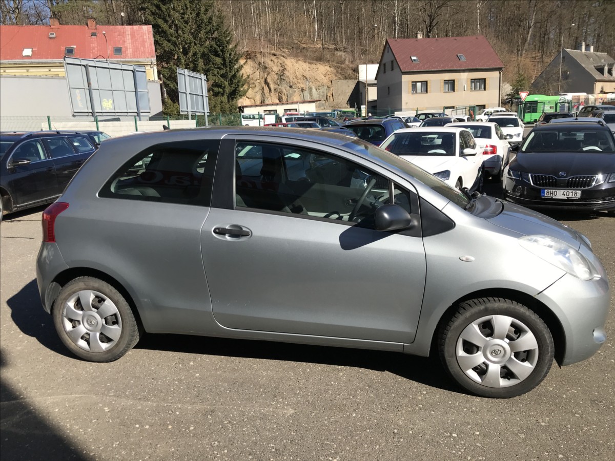 toyota-yaris-1-0-i-51kw-3dv-ac - 5