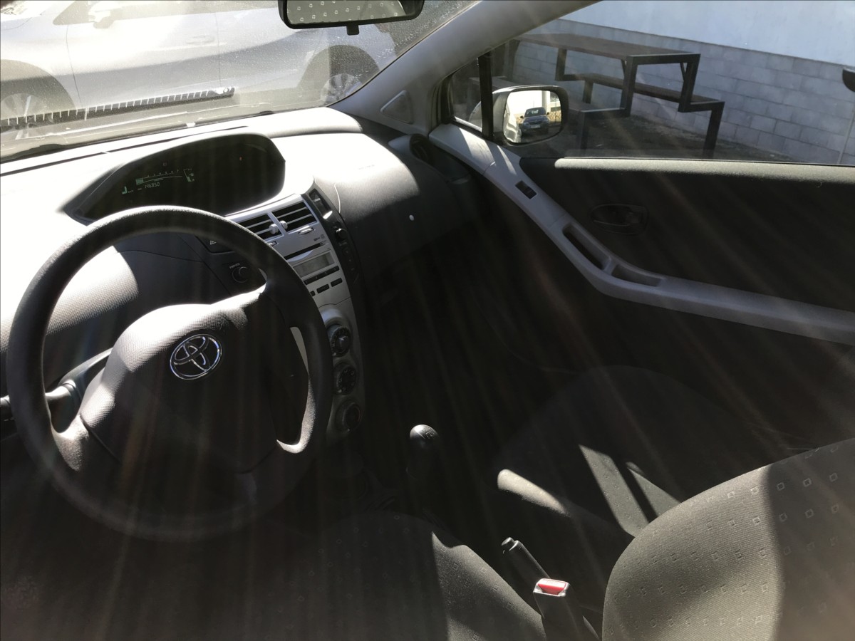 toyota-yaris-1-0-i-51kw-3dv-ac - 8