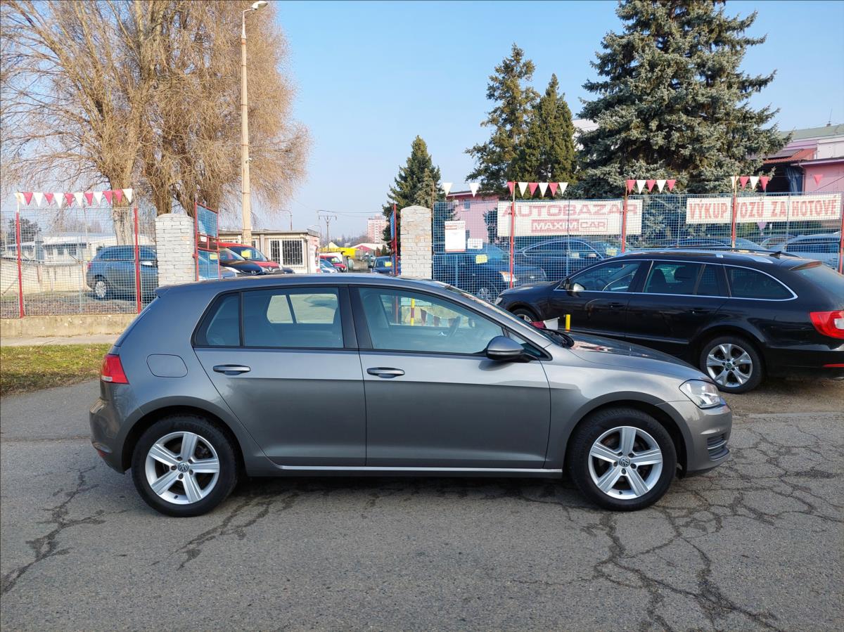 volkswagen-golf-1-2-tsi-bluemotion - 3