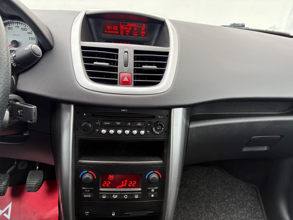 peugeot-207-1-4-70kw-aut-klima - 9