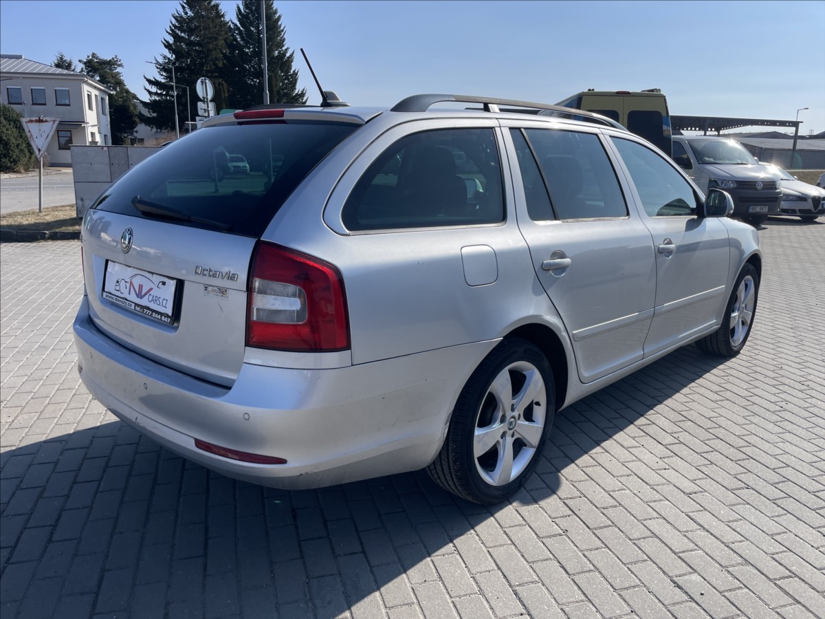 skoda-octavia-2-0-tdi-103kw-gps-cfh-chyba-motoru - 3