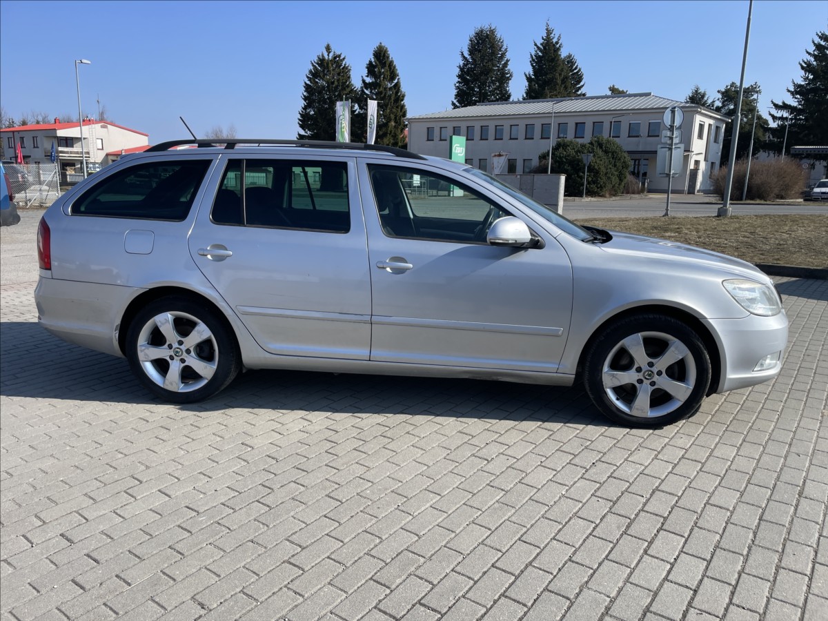 skoda-octavia-2-0-tdi-103kw-gps-cfh-chyba-motoru - 4