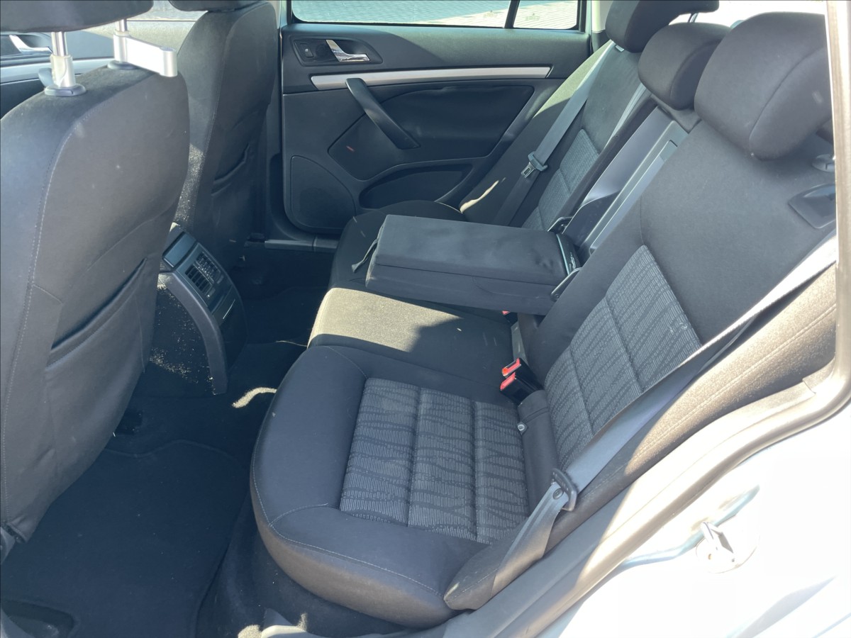 skoda-octavia-2-0-tdi-103kw-gps-cfh-chyba-motoru - 7