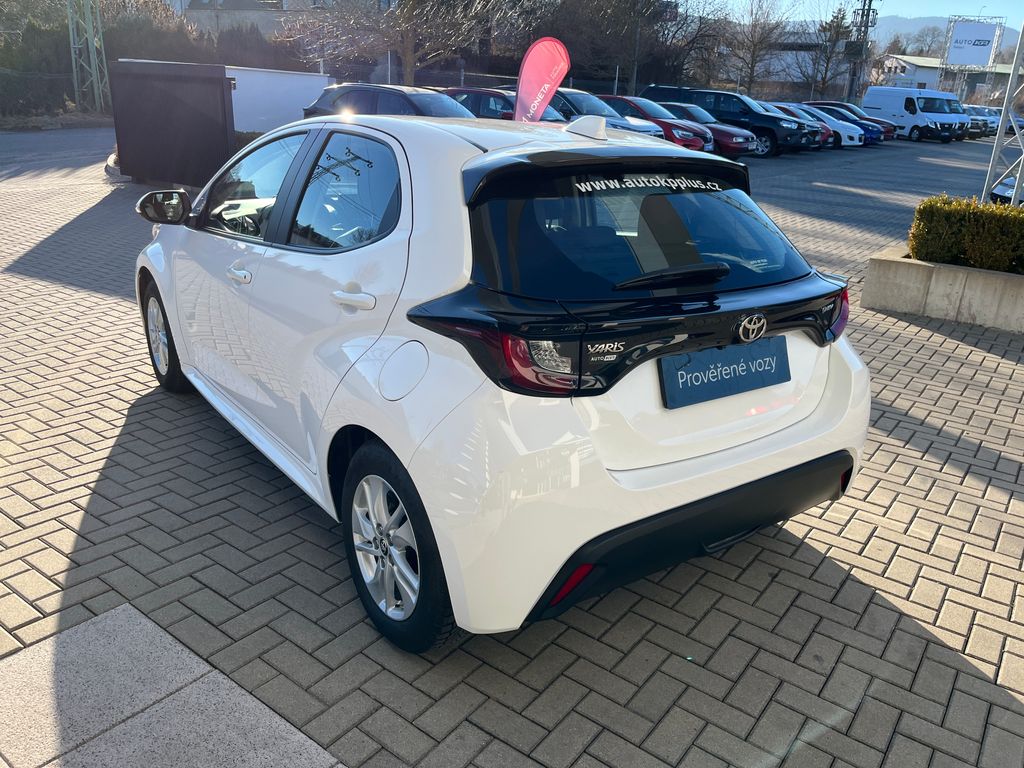 toyota-yaris-1-5-hybrid-e-cvt-comfort - 3