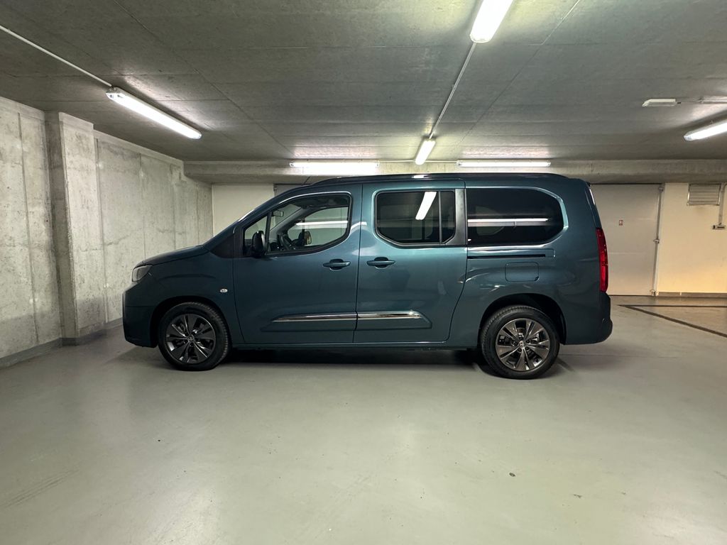toyota-proace-city-verso-1-5-d-4d-at-long-7-mist-family - 7