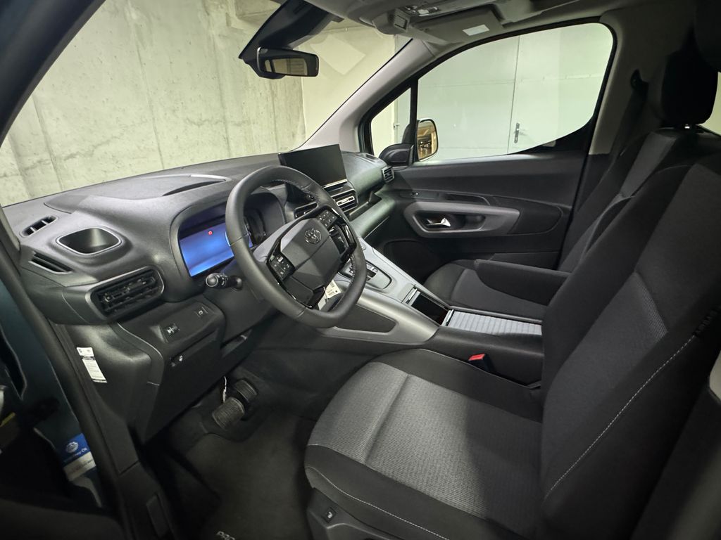 toyota-proace-city-verso-1-5-d-4d-at-long-7-mist-family - 8