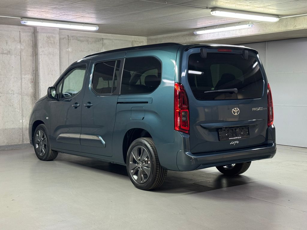 toyota-proace-city-verso-1-5-d-4d-6mtlong-family - 6