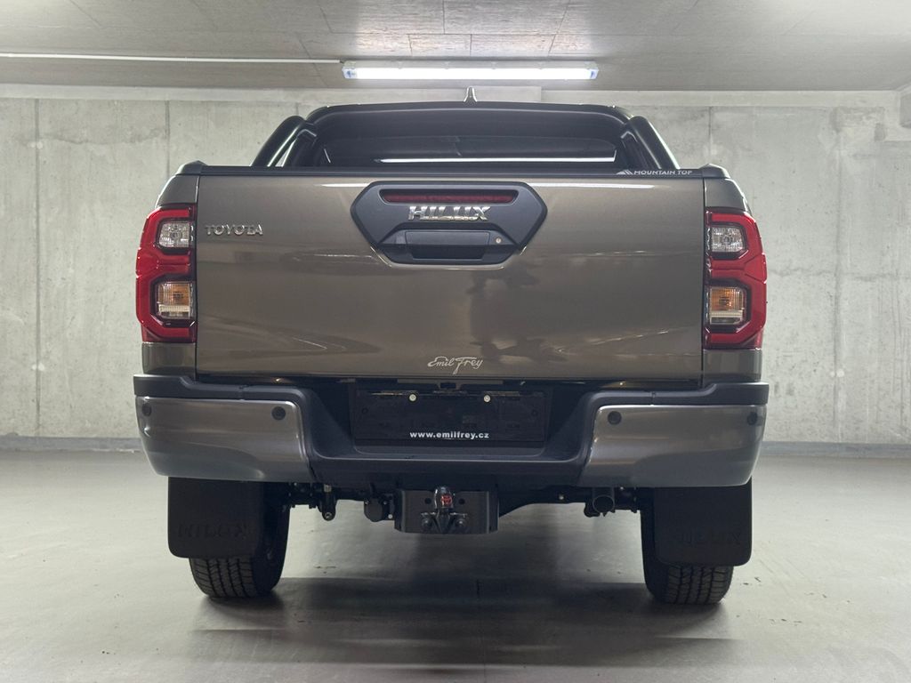 toyota-hilux-2-8d4-d-double-cab-invincible - 5